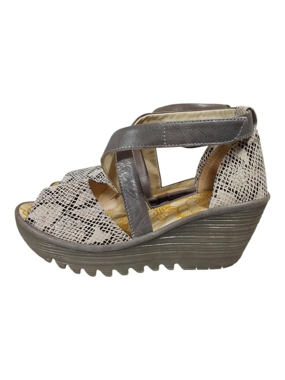 Fly London Yosi Snakeskin Trend Wedge Strap Comfort Sandal Chic/Edgy/Boho 8 (39)